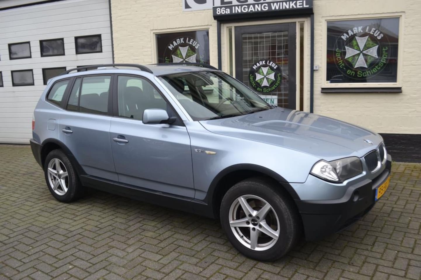 BMW X3 - 2.0i Business Line Hele Nette Auto - AutoWereld.nl