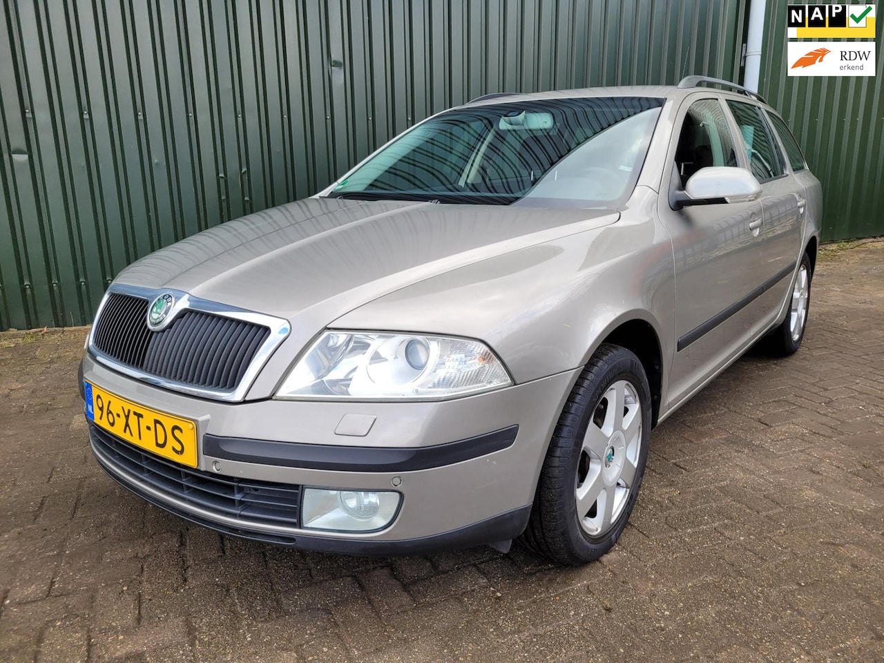 Skoda Octavia Combi - 1.6 FSI Business 1.6 FSI Business nieuwe apk - AutoWereld.nl