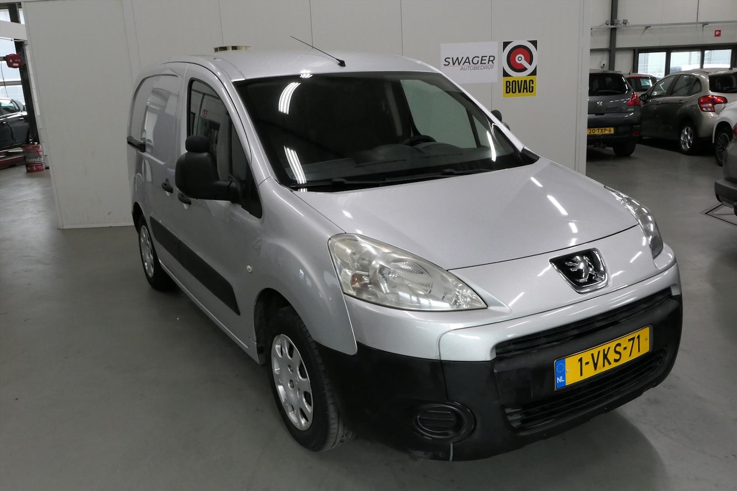 Peugeot Partner - 1.6 HDI 66KW XT (3zits&Trekhaak) - AutoWereld.nl