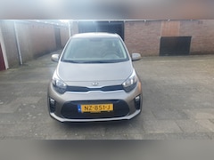 Kia Picanto - 1.0 CVVT ComfortPlusLine Navigator Goede staat altijd onderhouden  bij kia dealer stond altijd in garage perfect staat.