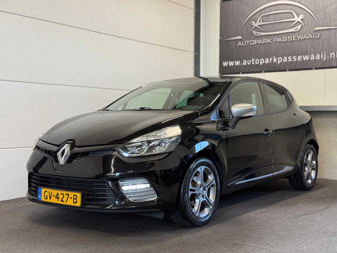 Renault Clio - 0.9 TCe GT-Line Cruise Control, Airco, Parkeersensoren, NAP, Navigatie, Keyless Entry, Goe - AutoWereld.nl