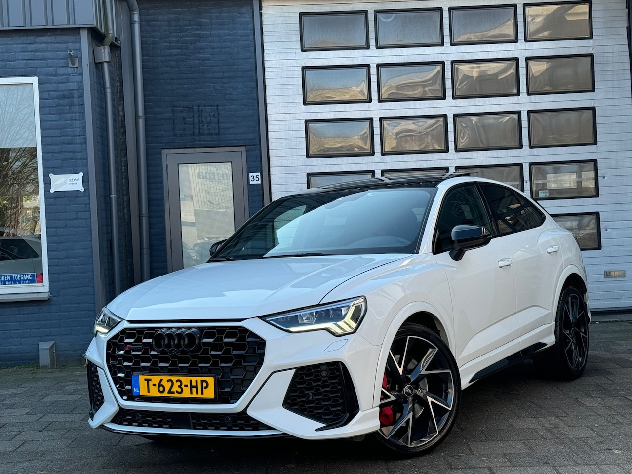 Audi RSQ3 Sportback - 2.5 TFSI | Pano | RS Zetels | 360 Camera | Bliss | Keyless - AutoWereld.nl