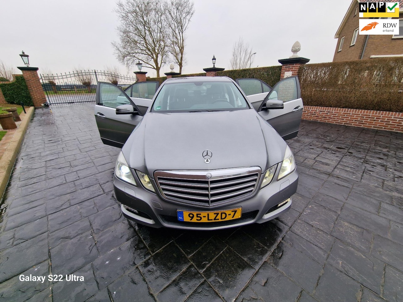 Mercedes-Benz E-klasse - 220 CDI Avantgarde BJ 2010 leer elec. inruil mogeleijk - AutoWereld.nl