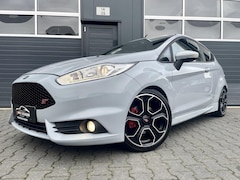 Ford Fiesta - 1.6 ST-200 *NAVI*200PK*NARDO*EIBACH*BOMVOL