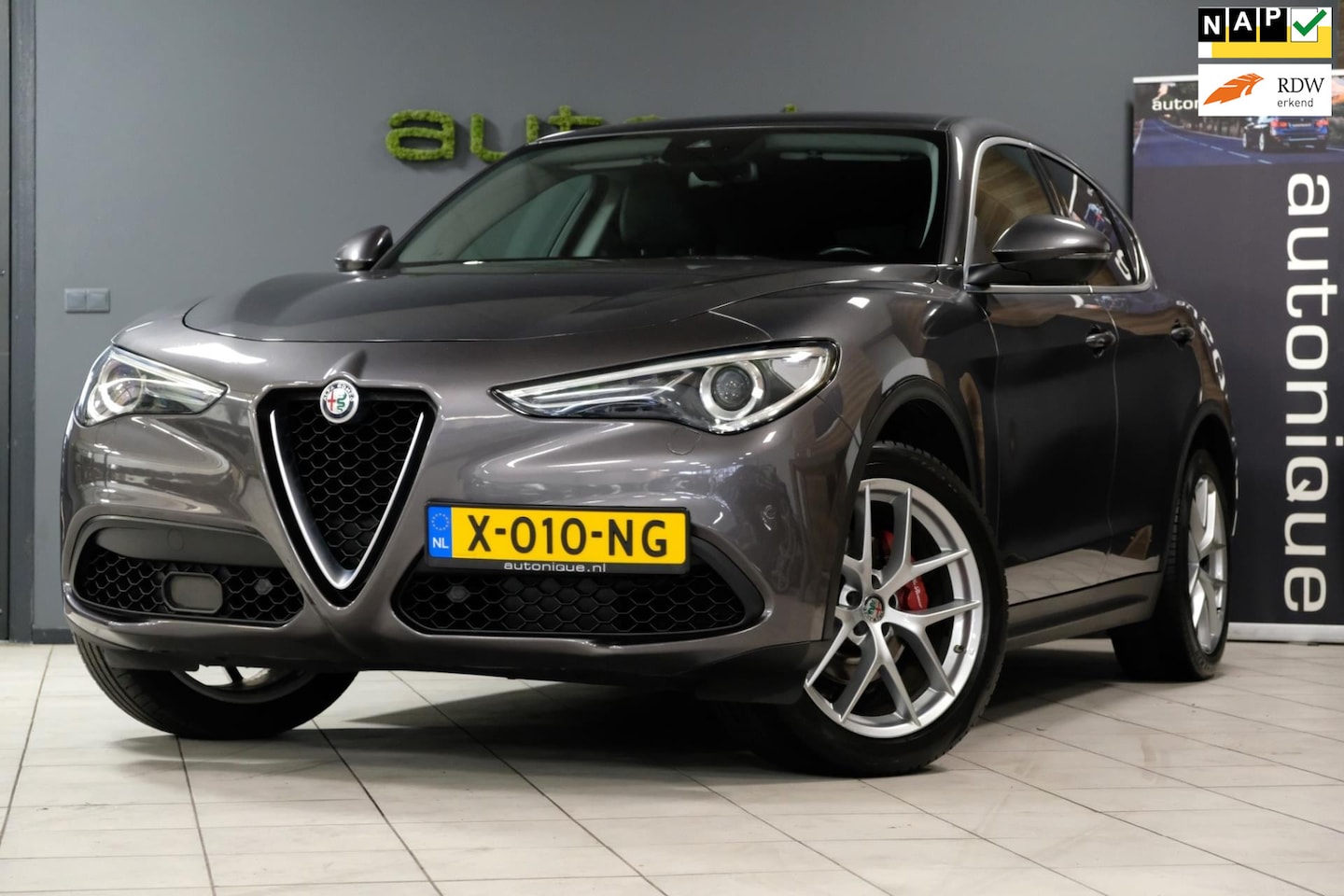 Alfa Romeo Stelvio - 2.0 T AWD Super 280pk/20inch/leder/navi - AutoWereld.nl