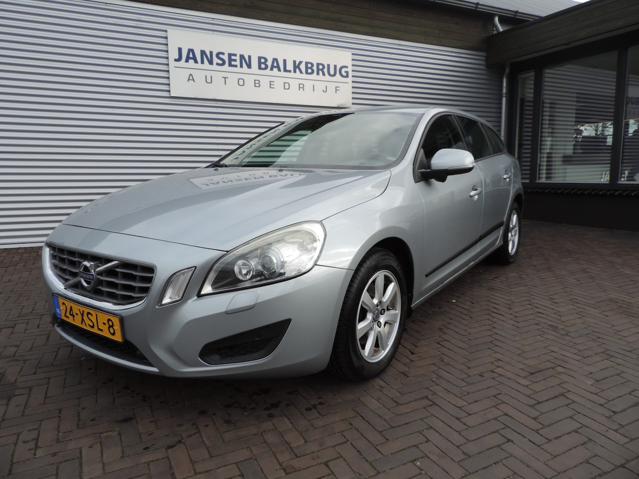 Volvo V60 - 2.0 D4 Kinetic 2.0 D4 Kinetic - AutoWereld.nl