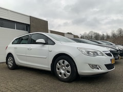 Opel Astra Sports Tourer - 1.4 Edition Airco Navi Cruise control PDC