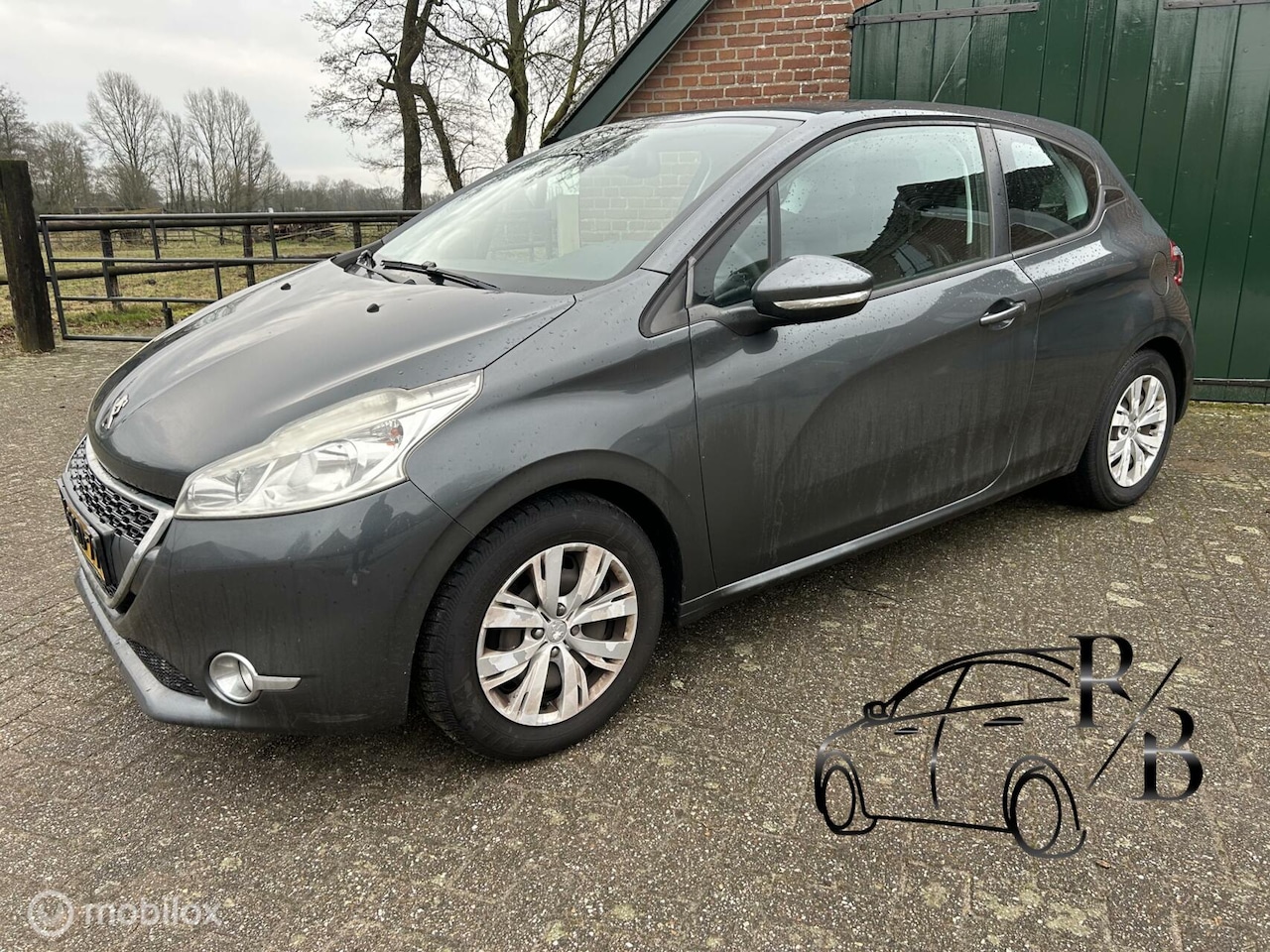 Peugeot 208 - 1.2 VTi Envy NIEUWE APK/NAVIGATIE/PARK SENS/AIRCO - AutoWereld.nl