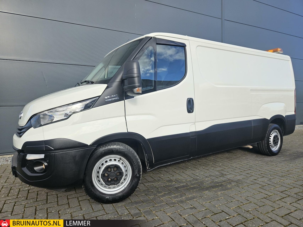 Iveco Daily - 2.3 L2H1 clima 136 PK 3500 KG Eu 6 Keurige Iveco - AutoWereld.nl