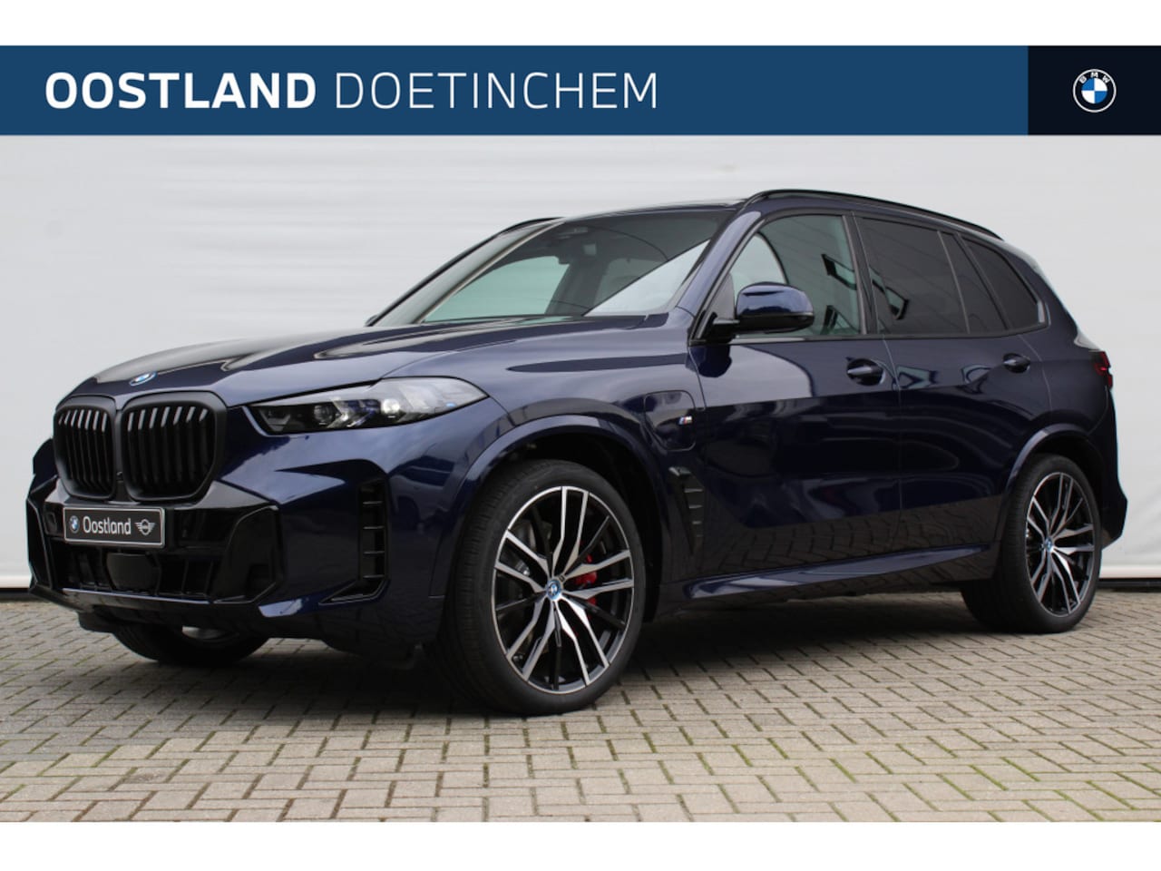 BMW X5 - xDrive50e M Sport Automaat / Panoramadak / Trekhaak / Adaptieve LED / Comfort Access / Par - AutoWereld.nl