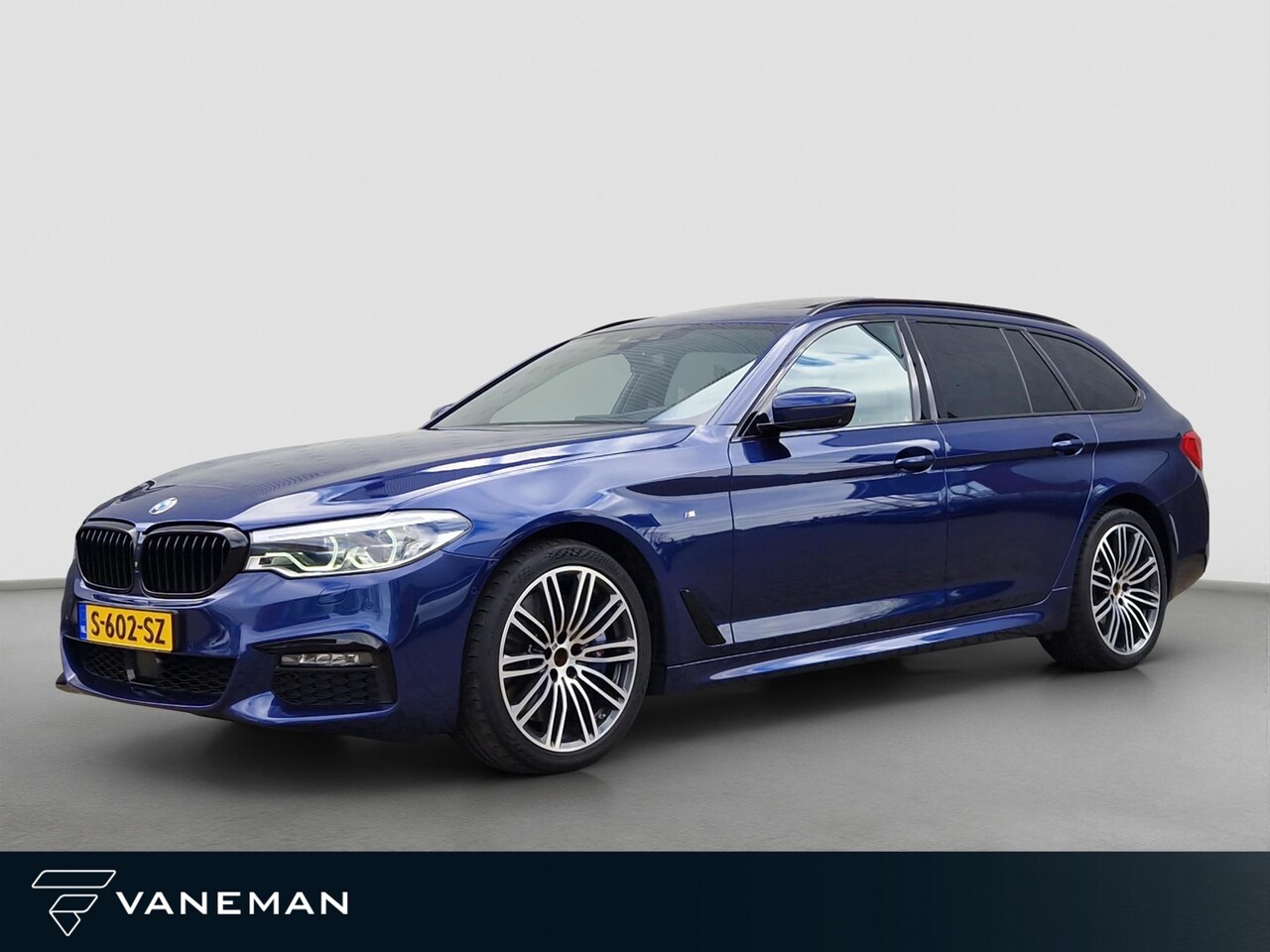 BMW 5-serie Touring - 540i xDrive High Executive | Massage Stoelen | HUD | Harman/Kardon | Pano | BSD | - AutoWereld.nl