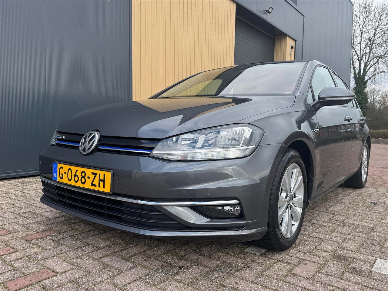 Volkswagen Golf - 1.5 TSI 130pk BlueMotion Comfortline Business | NL Auto | Camera | ACC | Carplay | Stoelma - AutoWereld.nl