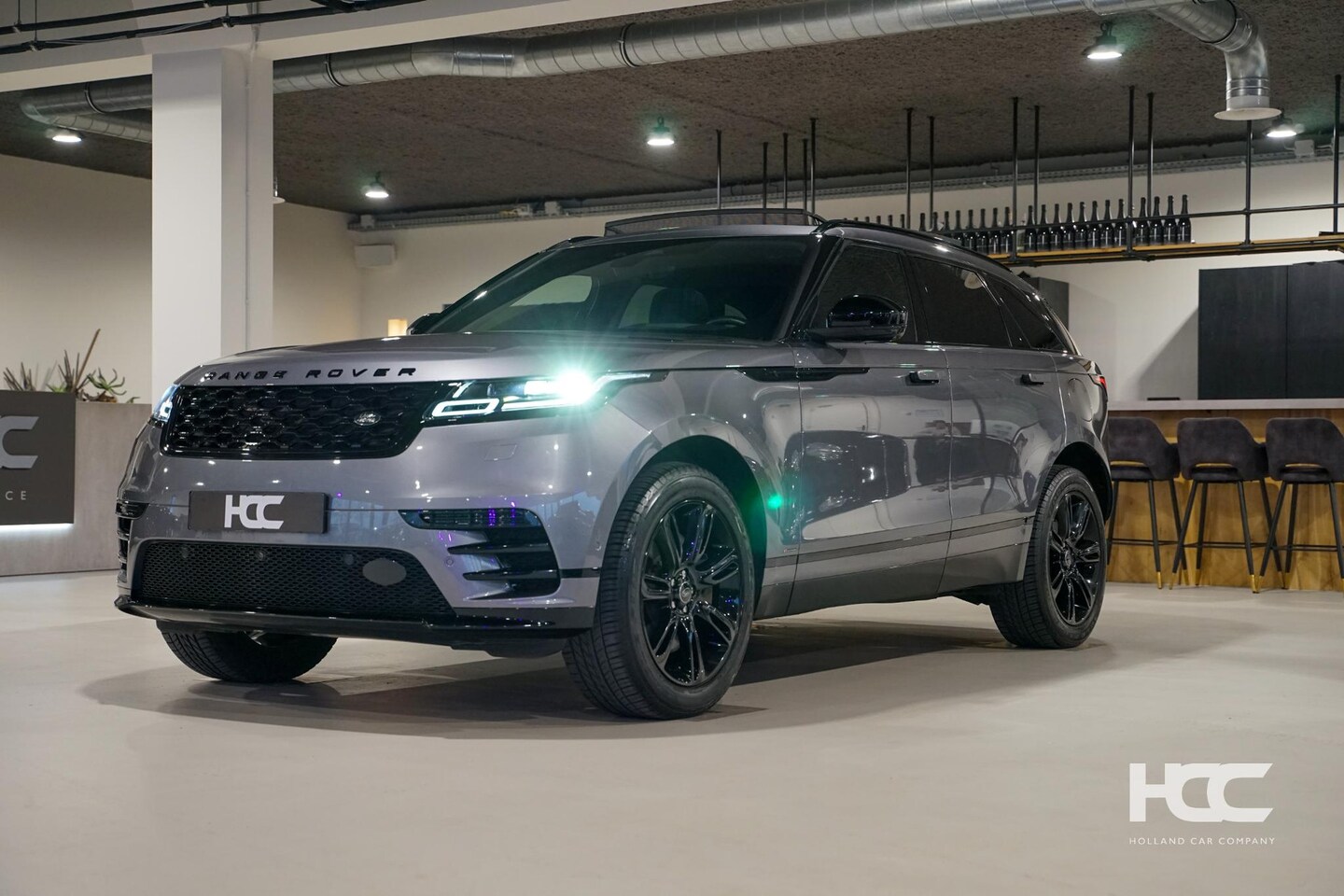 Land Rover Range Rover Velar - R-Dynamic | Pano | Black Pack | 360 camera - AutoWereld.nl