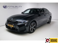 BMW 3-serie - 330e M-sport LCI 292 PK | Shadowline | Elec. Trekhaak | LED | Stoel- & Stuurverw. | Airco,