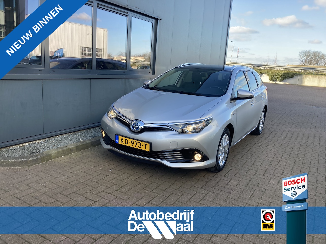 Toyota Auris - 1.8 Hybrid Trend Automaat PANODAK/CAMERA/NAVI/CLIMA/CRUISE - AutoWereld.nl