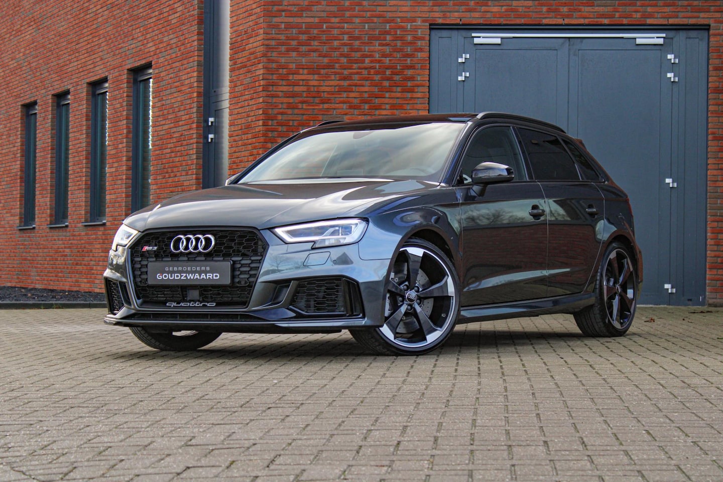 Audi RS3 - Sportback 2.5 TFSI Quattro 400PK | KERAMISCH | Pano | RS-zetels | Carbon - AutoWereld.nl