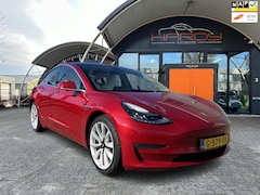 Tesla Model 3 - Long Range AWD 75 kWh 90% SOH Trekhaak 1.000kg Rood Metallic / Wit Leder