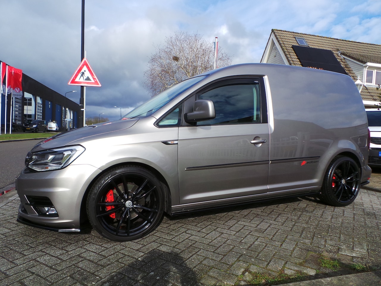 Volkswagen Caddy - 2.0 TDI 150pk DSG JB EDITION Highline Airco,Cruise,Navigatie,19"Lm velgen,Pdc - AutoWereld.nl