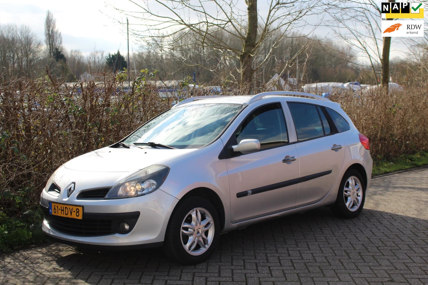 Renault Clio Estate - 1.6-16V Dynamique 1.6-16V Dynamique - AutoWereld.nl