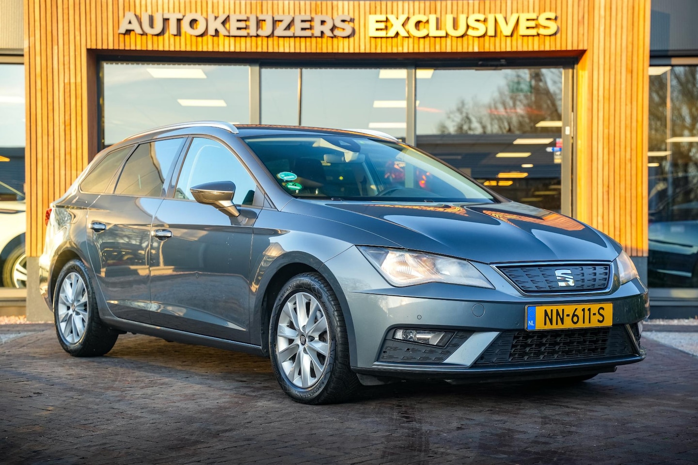 Seat Leon ST - 1.0 EcoTSI Style Business Intense Keyless PDC Navi Cruise - AutoWereld.nl