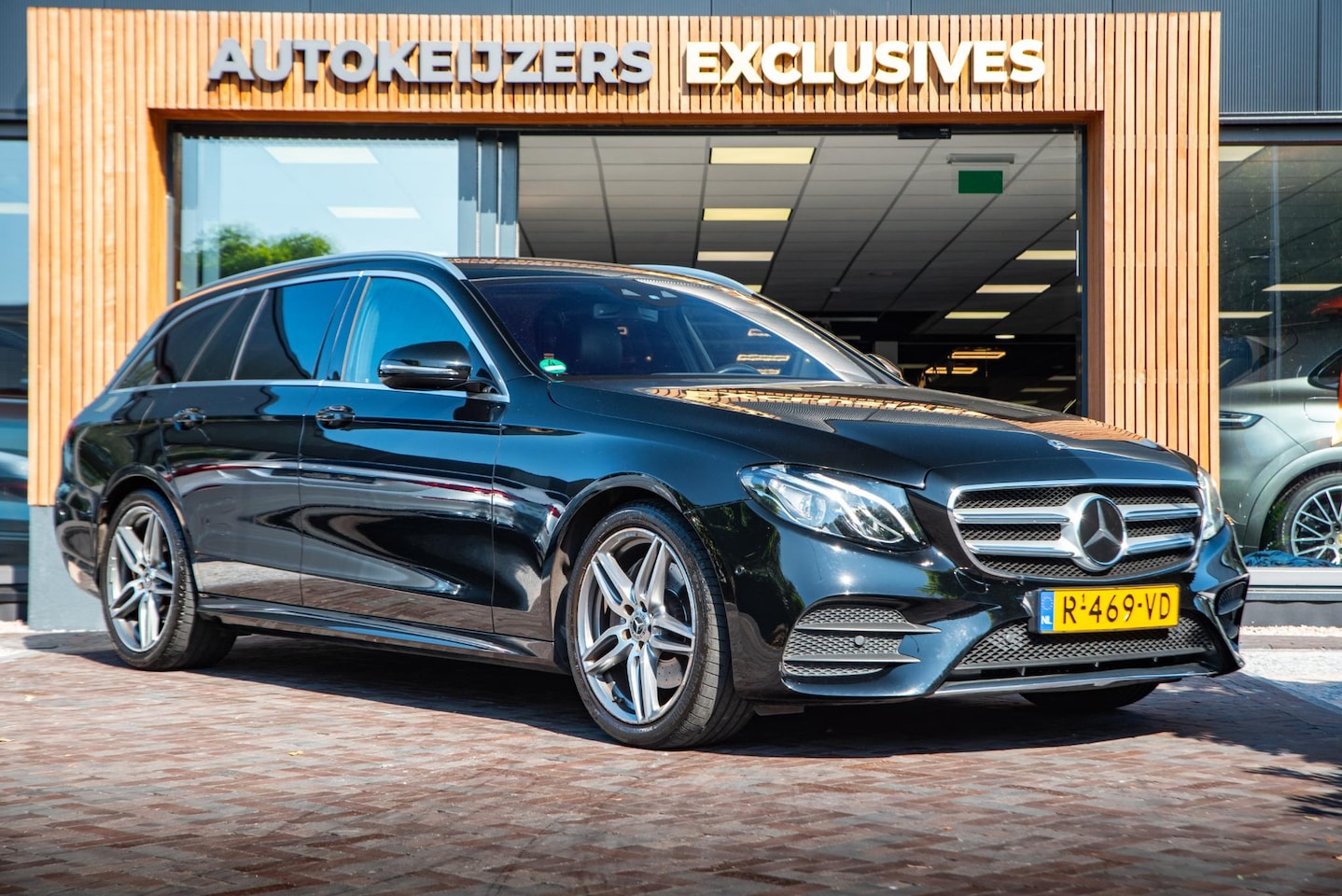 Mercedes-Benz E-klasse Estate - 220 d Business Solution AMG Widescreen Ambeint Burmester Memory Leer Trekhaak - AutoWereld.nl