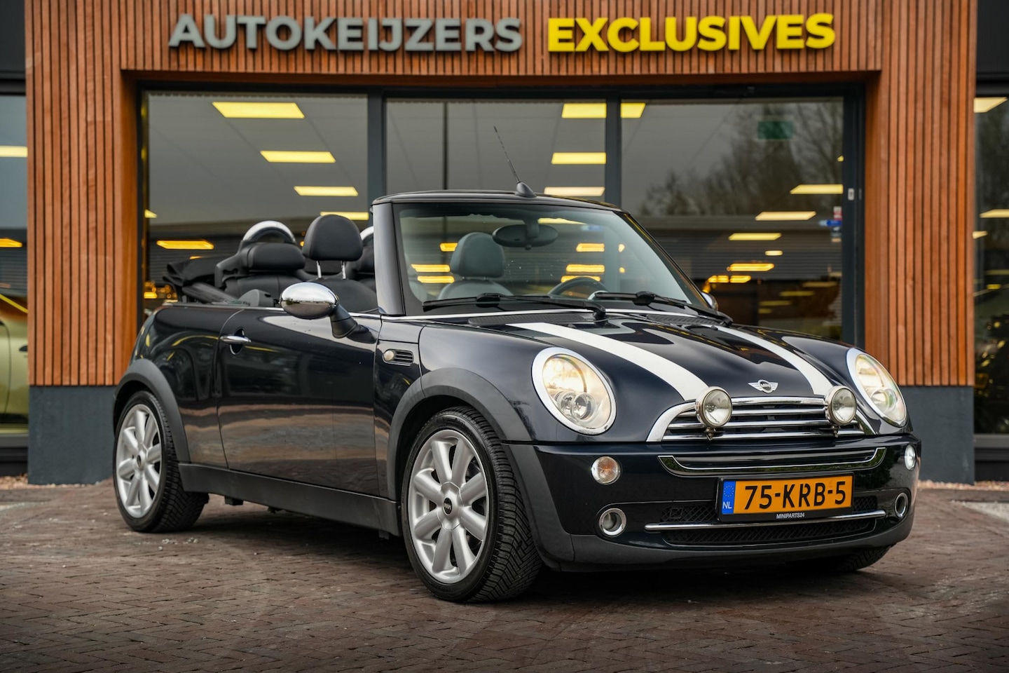 MINI Cabrio - Mini 1.6 One Airco Leer Mistlampen Radio/CD 17''LM - AutoWereld.nl