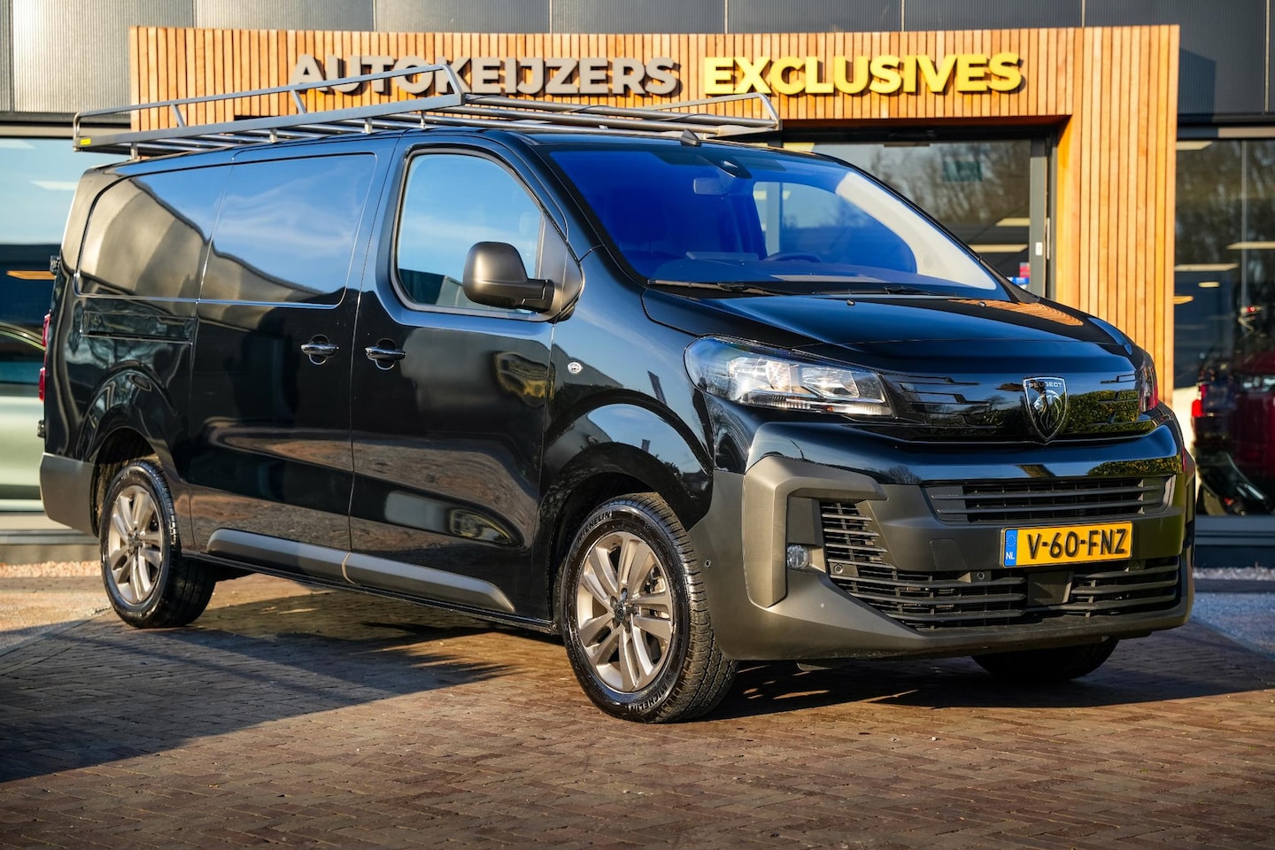 Peugeot Expert - 2.0 BlueHDi 180 S&S L2 Keyless Lane Assist Stoelverw. PDC Camera Imperiaal Trekhaak 17''LM - AutoWereld.nl