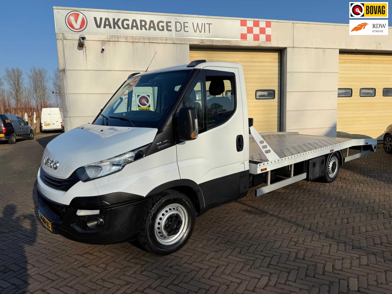 Iveco Daily - 35S18 3.0 410 Hi-Matic Automaat | 1395kg laad| Luchtvering | Tacho | Oprijwagen - AutoWereld.nl