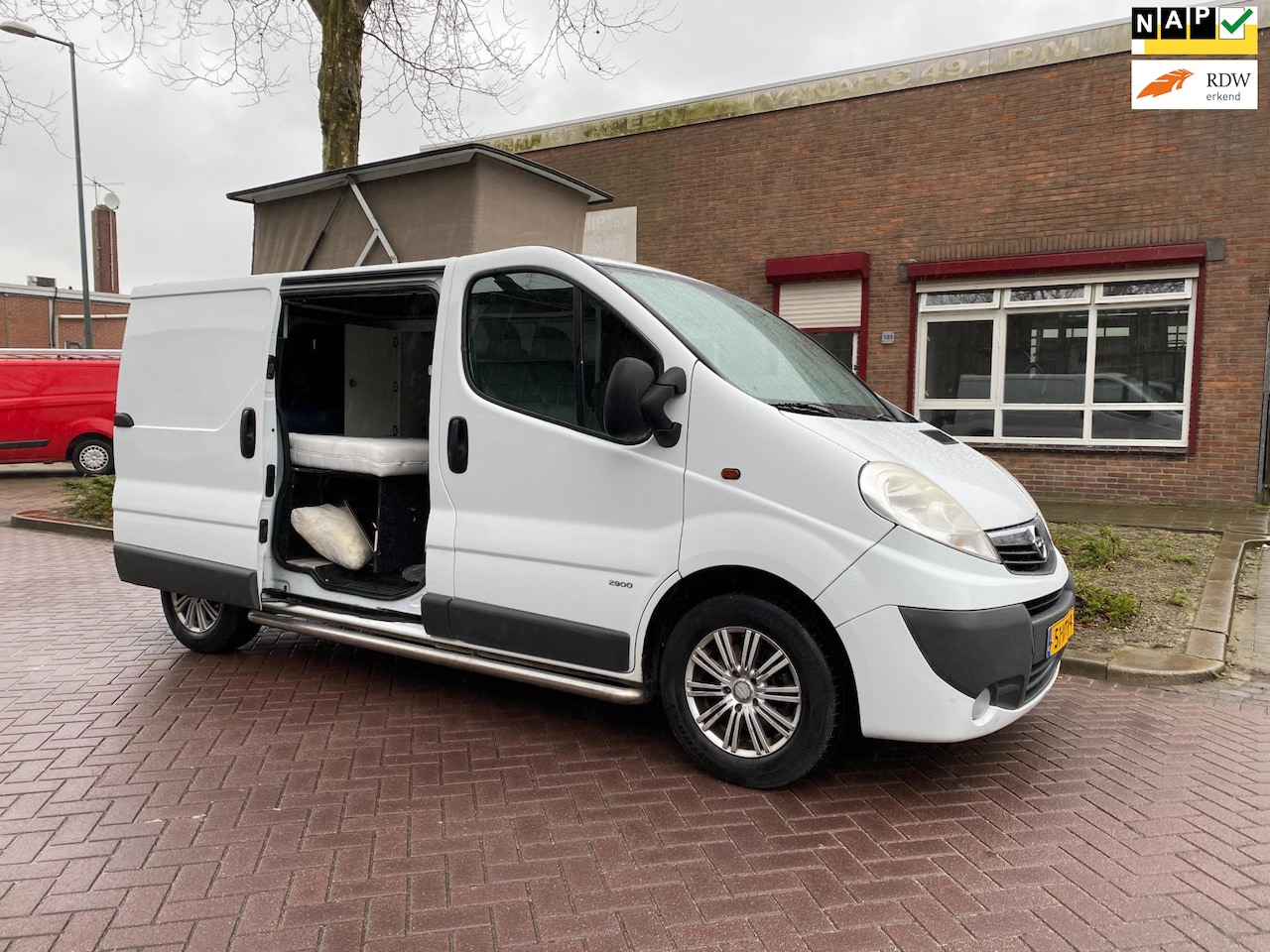 Opel Vivaro - 2.5 CDTI * 196.678 KM NAP * Airco * Camper ingericht * Cruise Control * Elek ramen * Elek - AutoWereld.nl