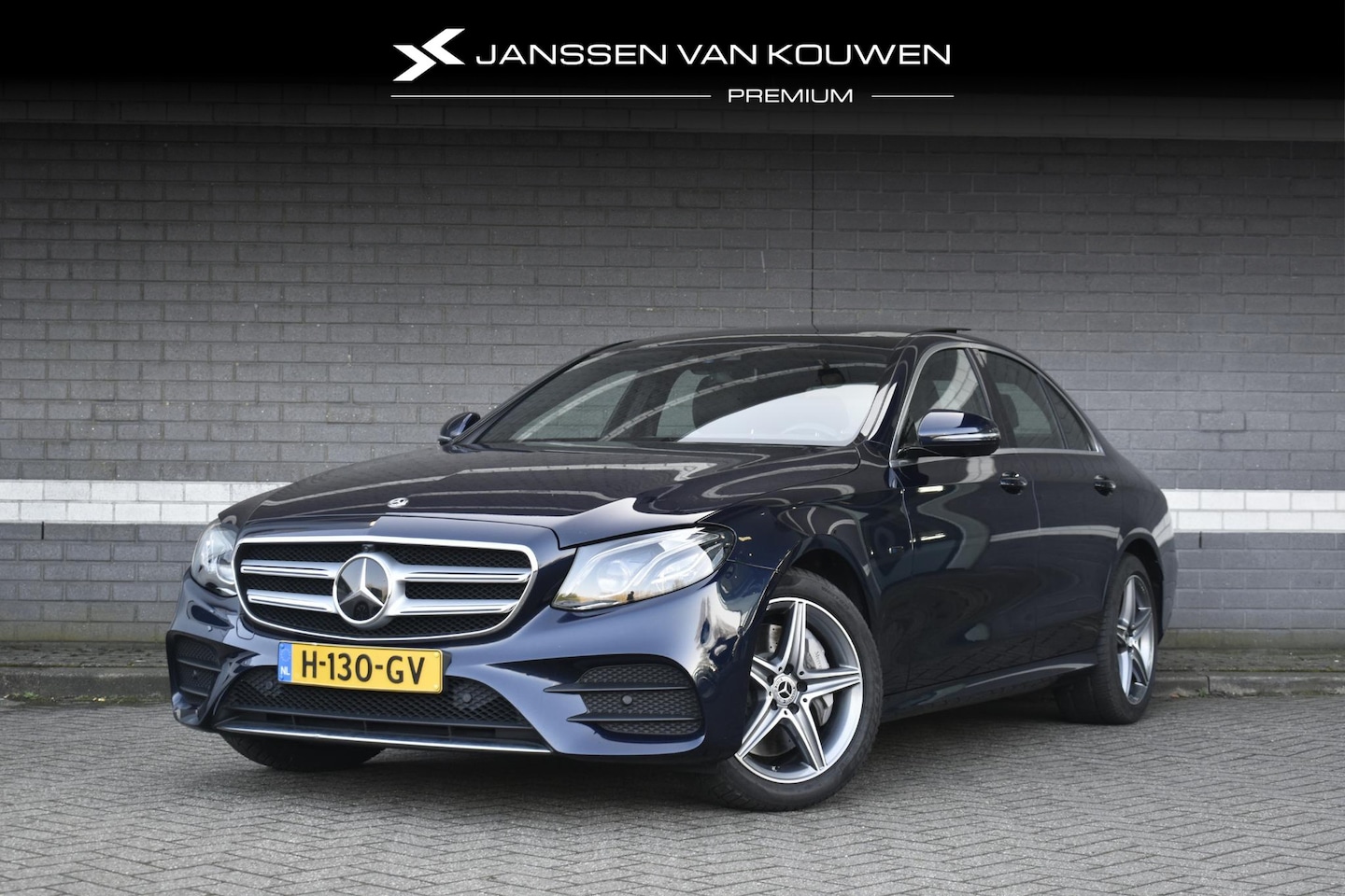 Mercedes-Benz E-klasse - 300 e Business Solution AMG / Panoramadak / Widescreen / Burmester / Stoelverwarming / Sfe - AutoWereld.nl