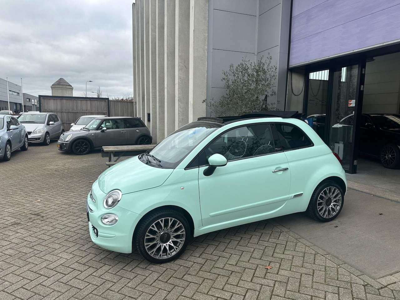 Fiat 500 - 1.2 Lounge CABRIO! NIEUWSTAAT! VOL OPTIES! INRUIL MOGELIJK! - AutoWereld.nl