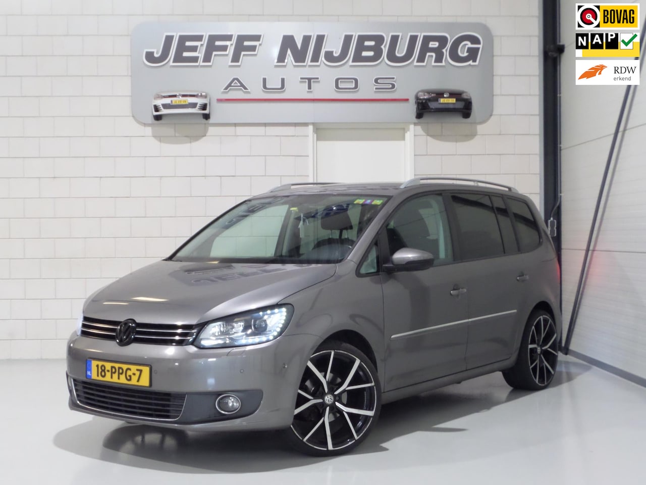 Volkswagen Touran - 1.4 TSI DSG Highline "Origineel NL!" Automaat! Trekhaak Xenon-LED Navigatie Bluetooth Acht - AutoWereld.nl