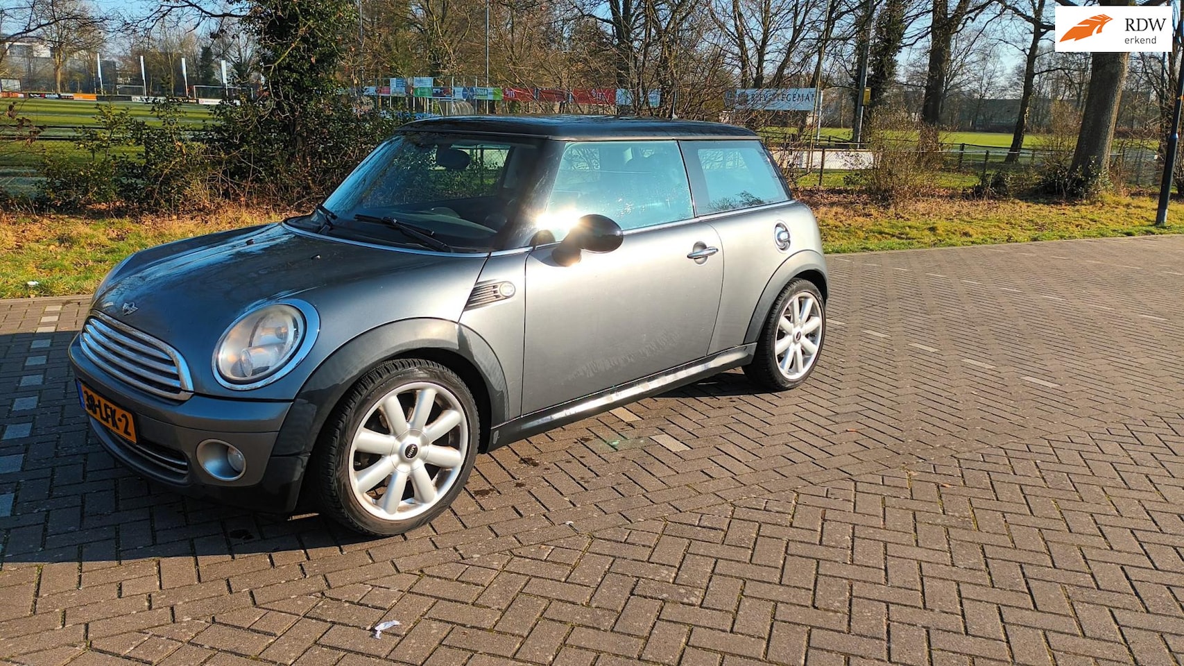 MINI Cooper - Mini 1.6 Business Line Airco / Pdc - AutoWereld.nl