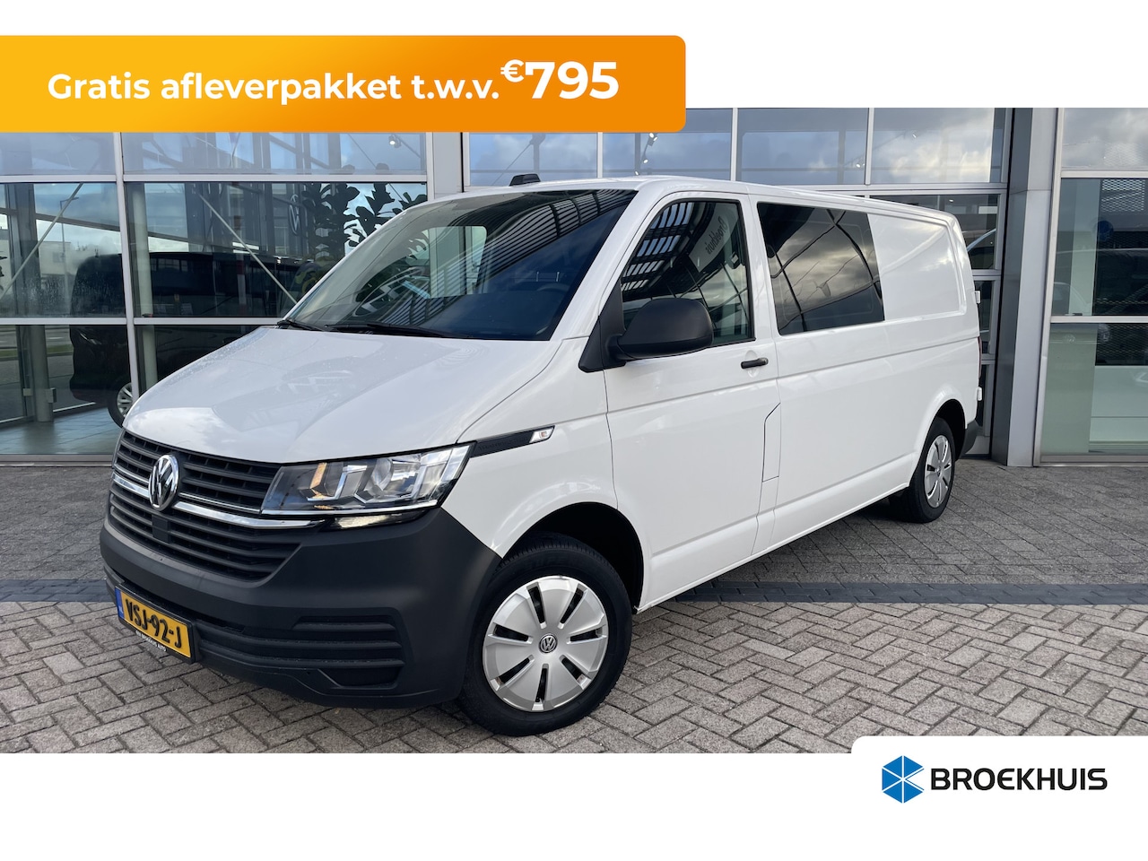 Volkswagen Transporter - 110 PK L2 Dubbel Cabine Airco, Trekhaak, App Connect, PDC - AutoWereld.nl