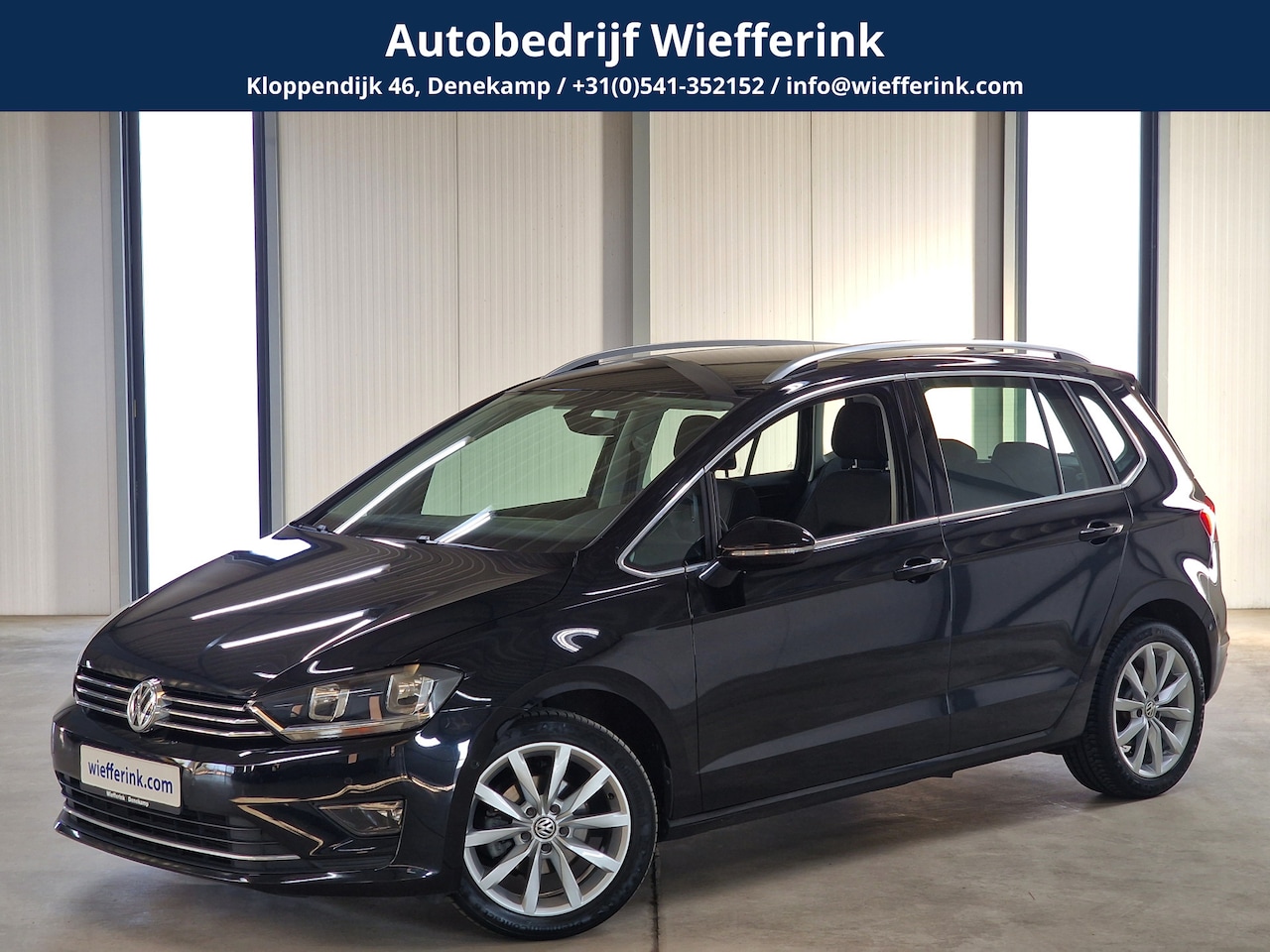 Volkswagen Golf Sportsvan - 1.2 TSI Highline Automaat | Navi | Apple carplay | Camera | PDC - AutoWereld.nl