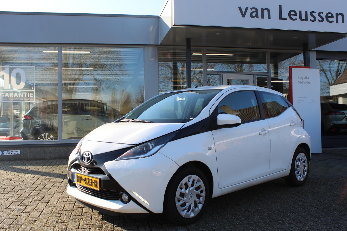 Toyota Aygo X - X-PLAY 5-DEURS CAMERA AIRCO AUDIO-STUURWIELBED. LED-DAGRIJ BLUETOOTH - AutoWereld.nl