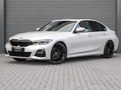 BMW 3-serie - 320i M-Sport Pano NAP Leer 20" BTW Trekhaak Camera