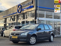 Ford Focus Wagon - 1.6 Cruise Airco Trekhaak Volledig onderhoud 2e eigenaar Elek.ramen Boekjes 2x sleutels