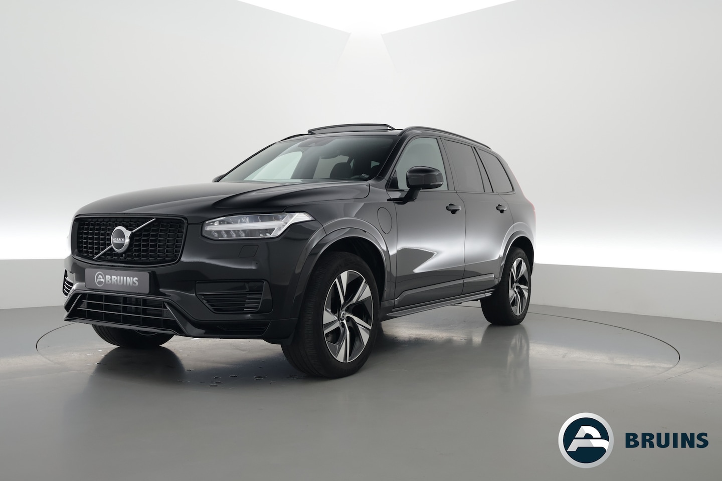 Volvo XC90 - 2.0 T8 Recharge AWD R-Design | Pano | Elek. Trekhaak | H&K Audio | Head-up | Pilot Ass. | - AutoWereld.nl