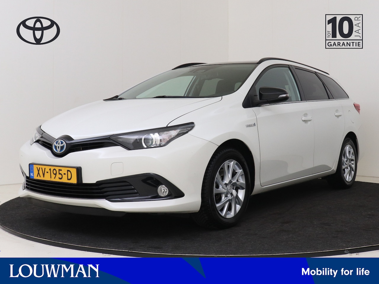 Toyota Auris Touring Sports - 1.8 Hybrid Energy Plus I Navigatie I Climate Control I Cruise Control I Camera I USB I LM - AutoWereld.nl