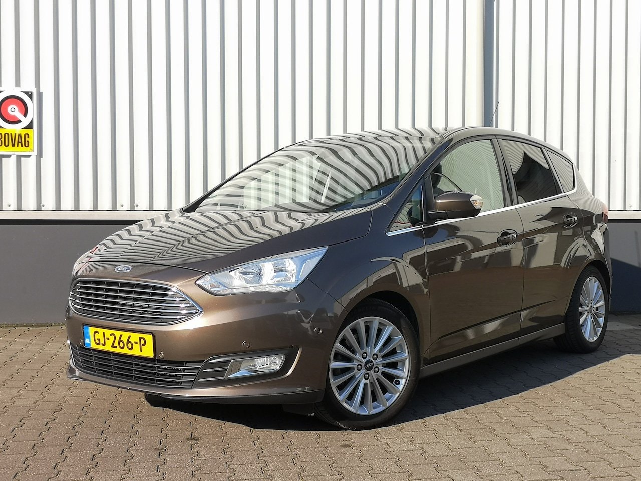 Ford C-Max - 1.5 Titanium Automaat | Trekhaak | Panoramadak - AutoWereld.nl