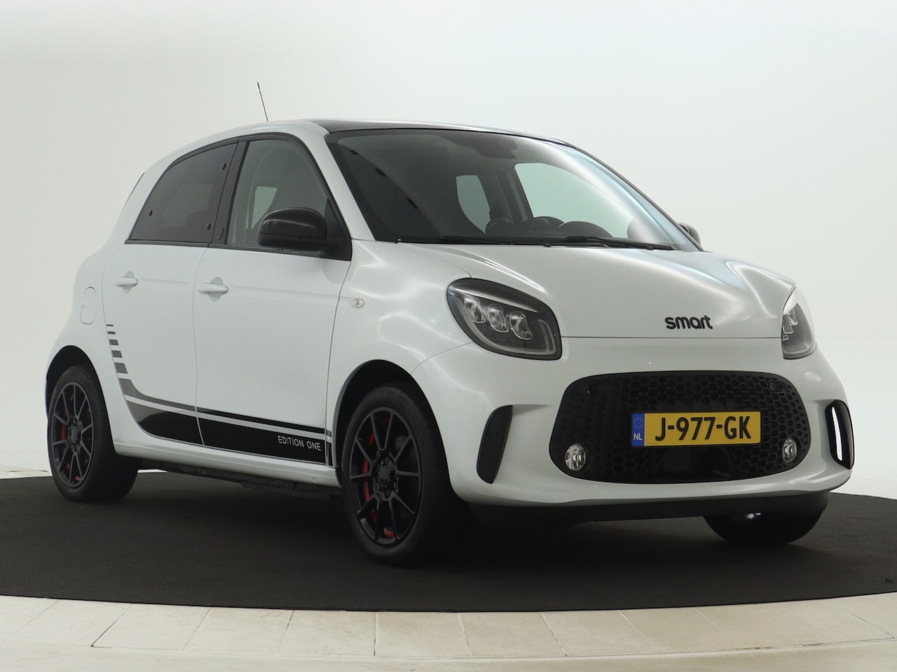 Smart Forfour - EQ Comfort PLUS I Exclusive Pack | Winterpakket | JBL soundsystem | Navigatie | DAB | Park - AutoWereld.nl