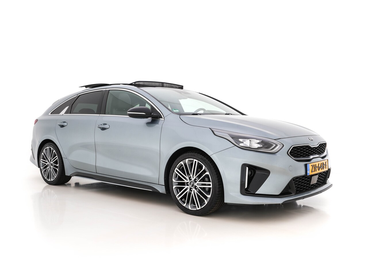 Kia Pro cee'd - 1.6 CRDi GT-PlusLine-Sportpack Aut. *PANO | JBL-AUDIO | FULL-LED | LEATHER-ALCANTARA | KEY - AutoWereld.nl