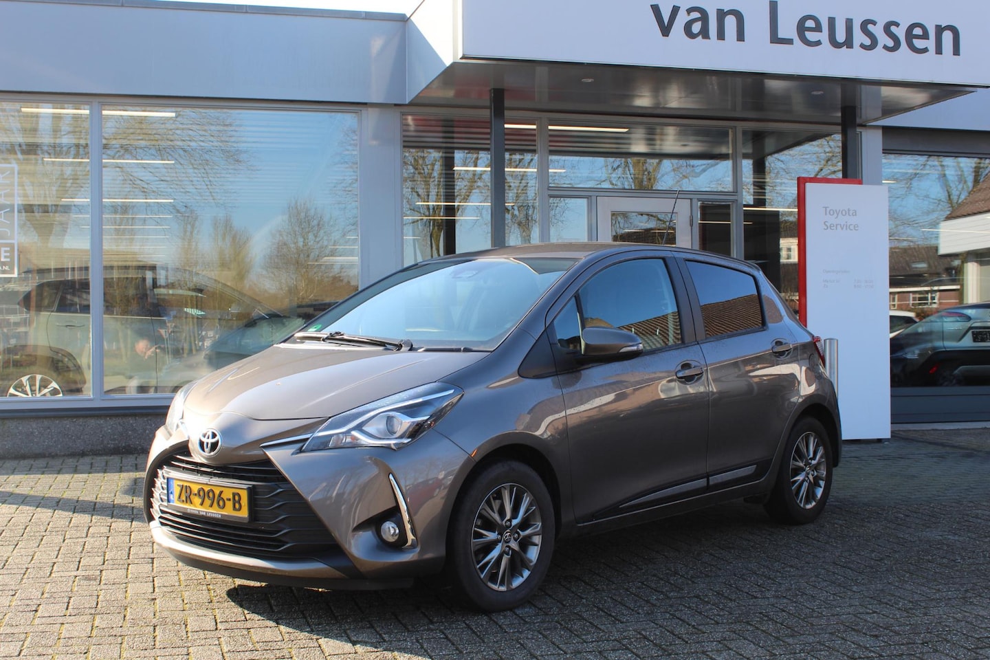 Toyota Yaris - 1.5 VVT-i DYNAMIC NAVI KEYLESS LM-VELGEN NL-AUTO CRUISE CAMERA CLIMA - AutoWereld.nl