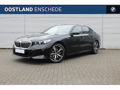 BMW 5-serie - 520i M Sport Automaat / Parking Assistant Professional / Adaptieve LED / Stoelventilatie /