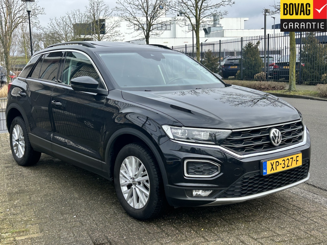 Volkswagen T-Roc - 1.5 TSI Style ..Led..Panoramadak.. - AutoWereld.nl