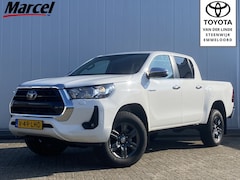 Toyota HiLux - 2.4 D-4D Double Cab Proffesional Automaat Grijs Kenteken PDC 3500KG Treklast Keyless Carpl