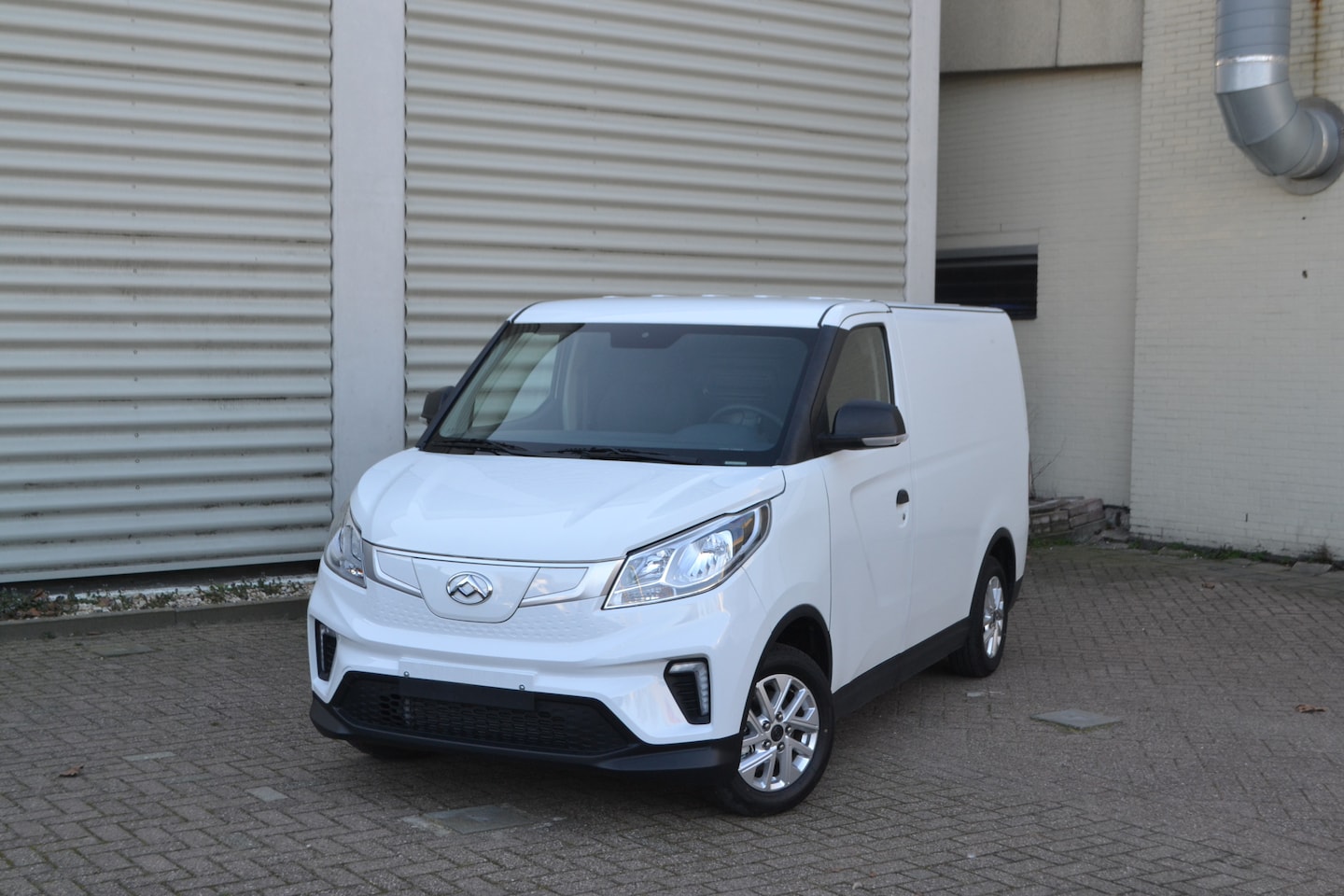 Maxus eDELIVER 3 - L1 50 kWh SWB I ACHTERUITRIJCAMERA I AUTOMATISCHE AIRCO I CRUISE CONTROLE + BEGRENZER I 7" - AutoWereld.nl