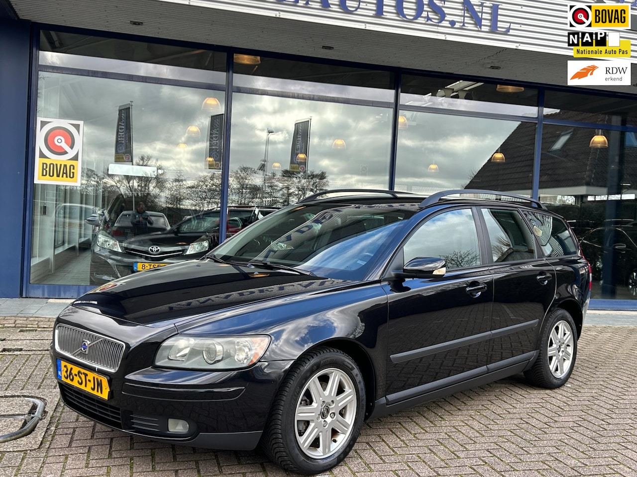 Volvo V50 - 1.8 Edition I Clima Cruise LM-Velgen NAP NL-Auto Nieuwe APK Nette Staat! - AutoWereld.nl