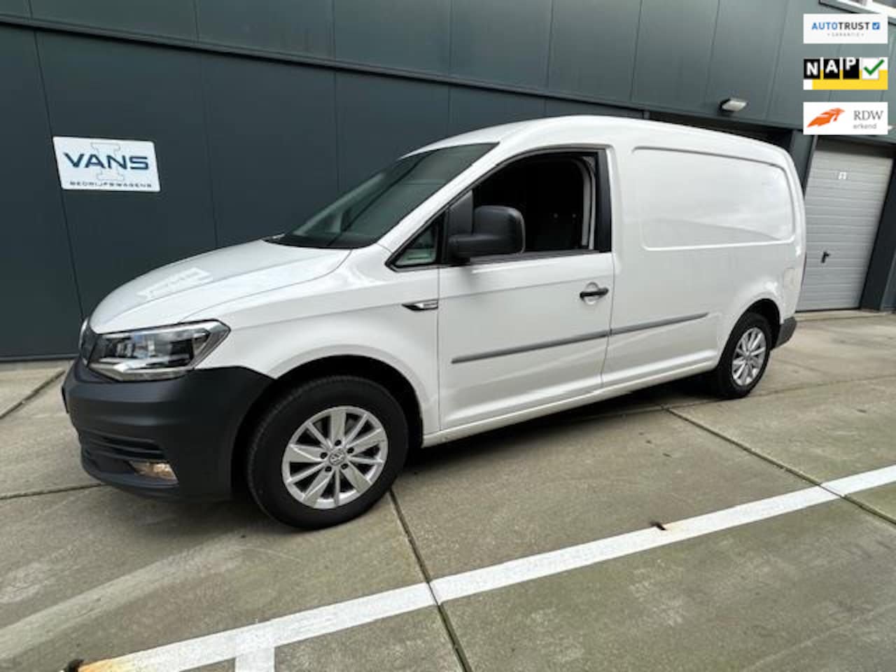 Volkswagen Caddy Maxi - 2.0 TDI L2H1 BMT Comfortline met EQ Tuning - AutoWereld.nl